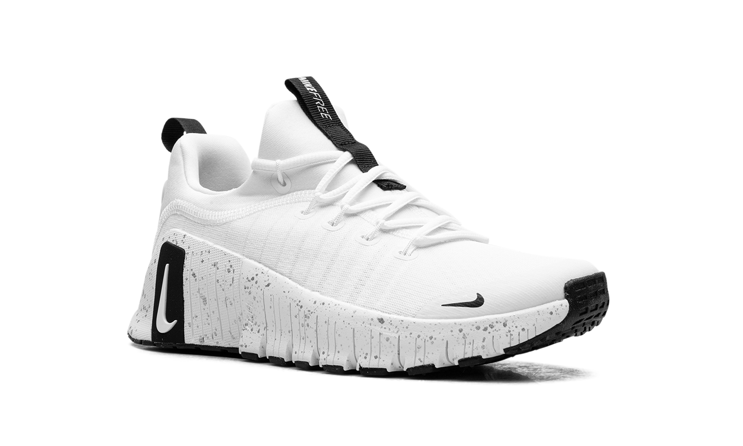 Free Metcon 6 WMNS  White Metallic Silver Light Smoke Grey Black