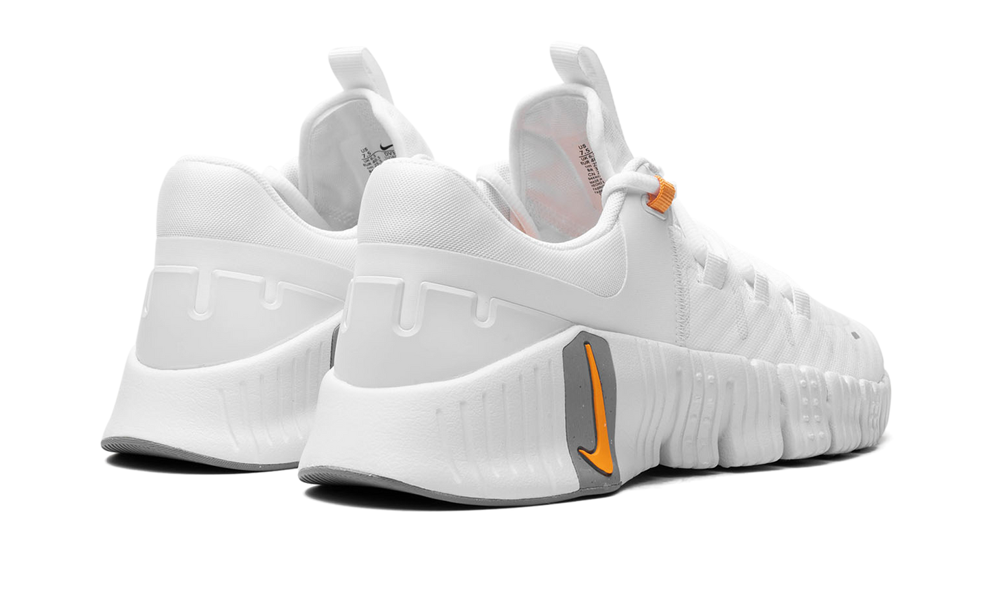 Free Metcon 5  White Football Grey