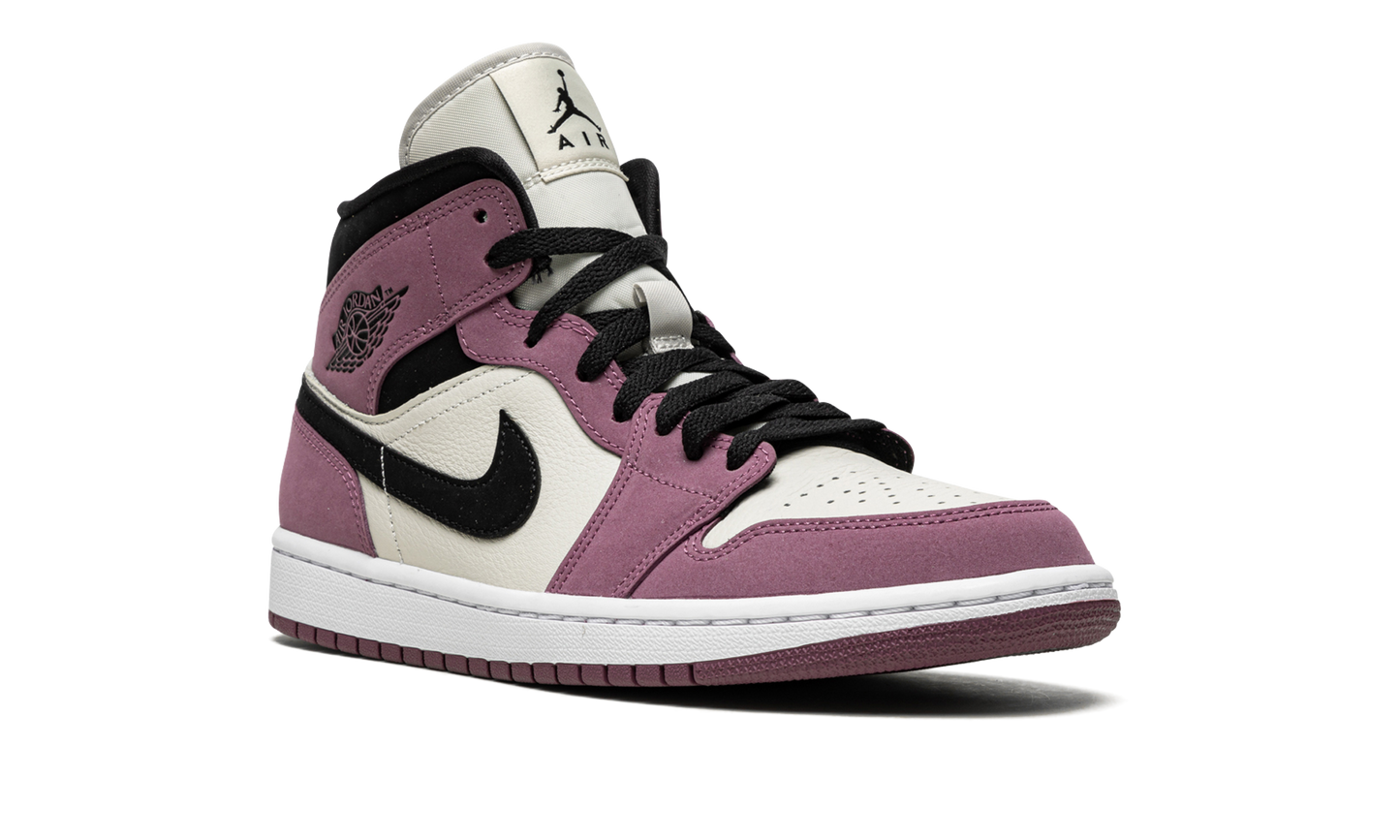 AIR JORDAN 1 MID SE WMNS  Berry Pink