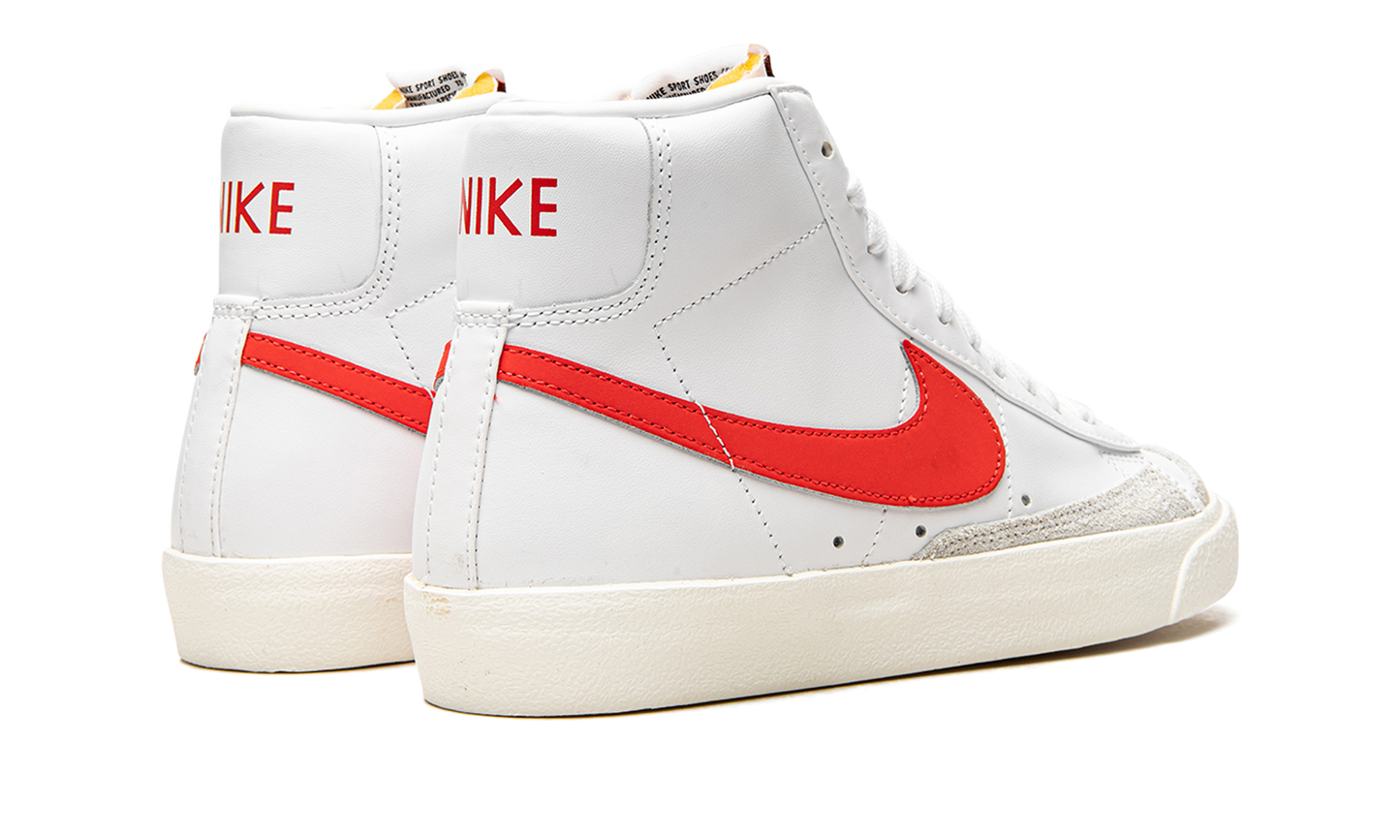 BLAZER MID '77 VNTG WMNS  Habanero Red