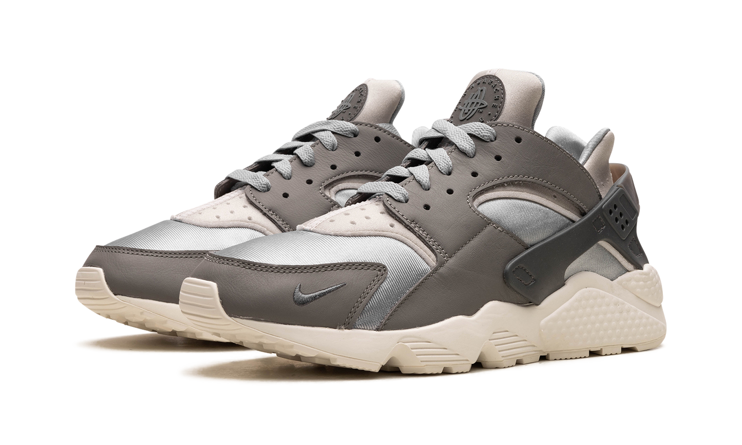 AIR HUARACHE  LIGHT SMOKE GREY