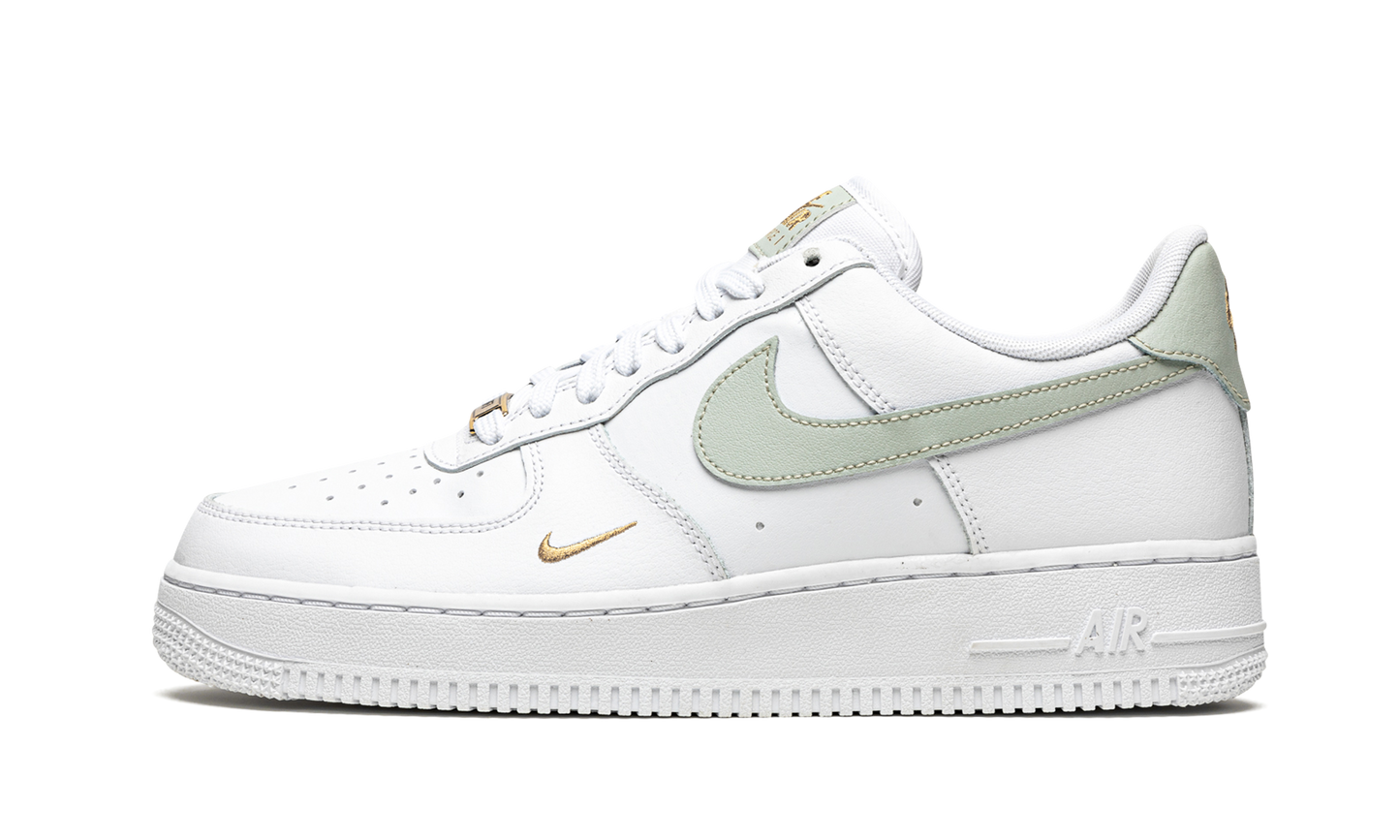 AIR FORCE 1 LO MNS WMNS  White / Grey / Gold