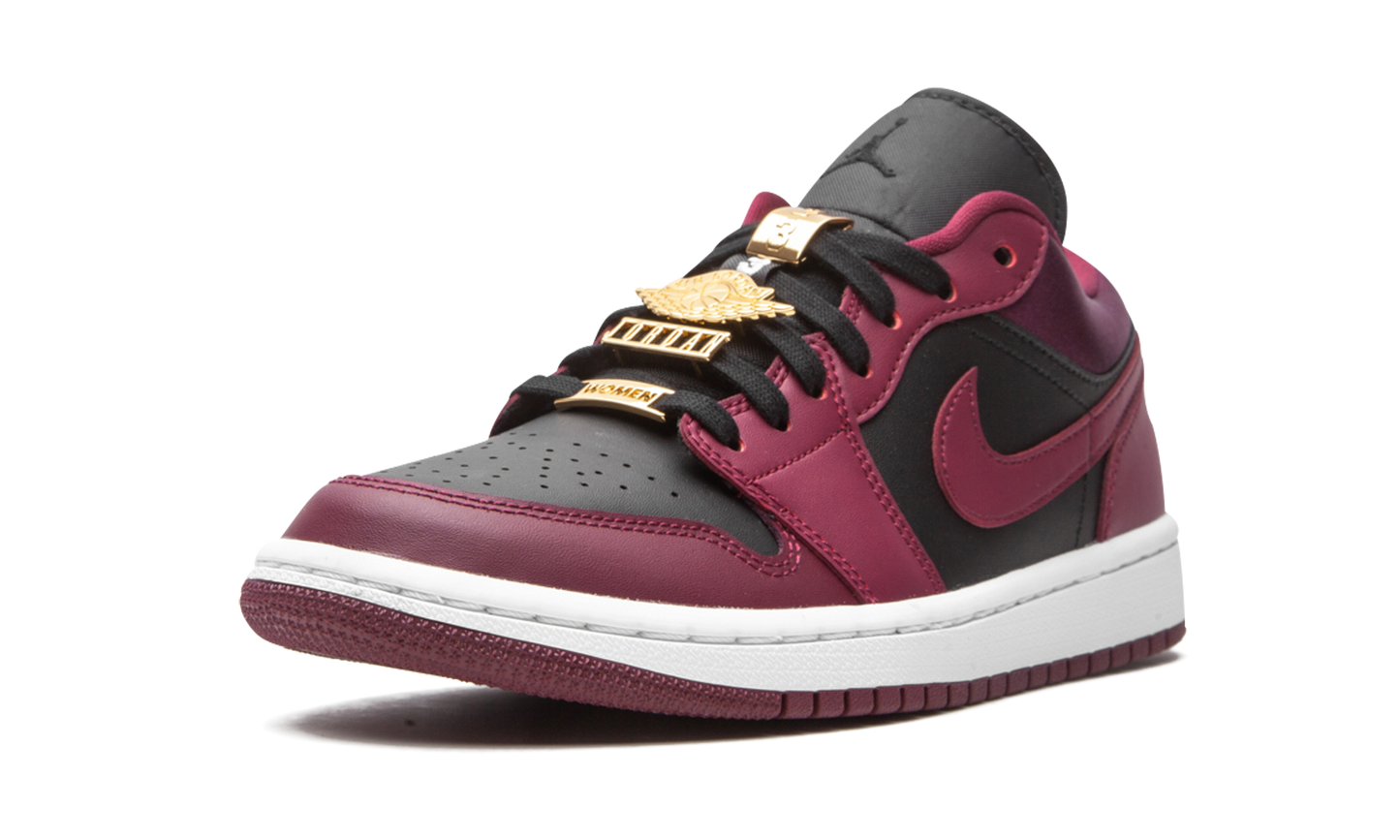 AIR JORDAN 1 LO SE WMNS  Beetroot