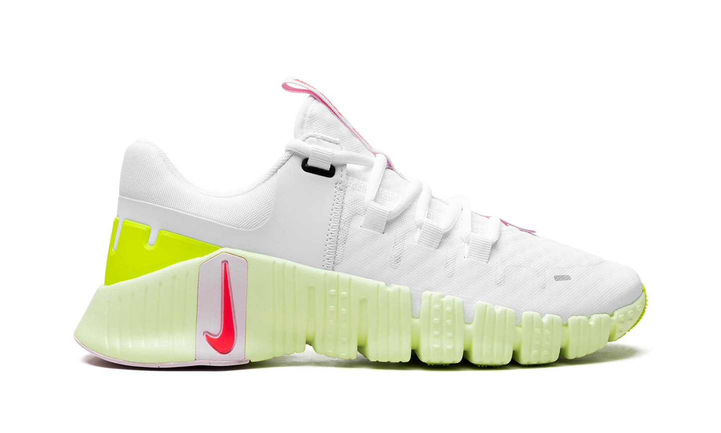 Free Metcon 5 WMNS  Barely Volt Pink Foam