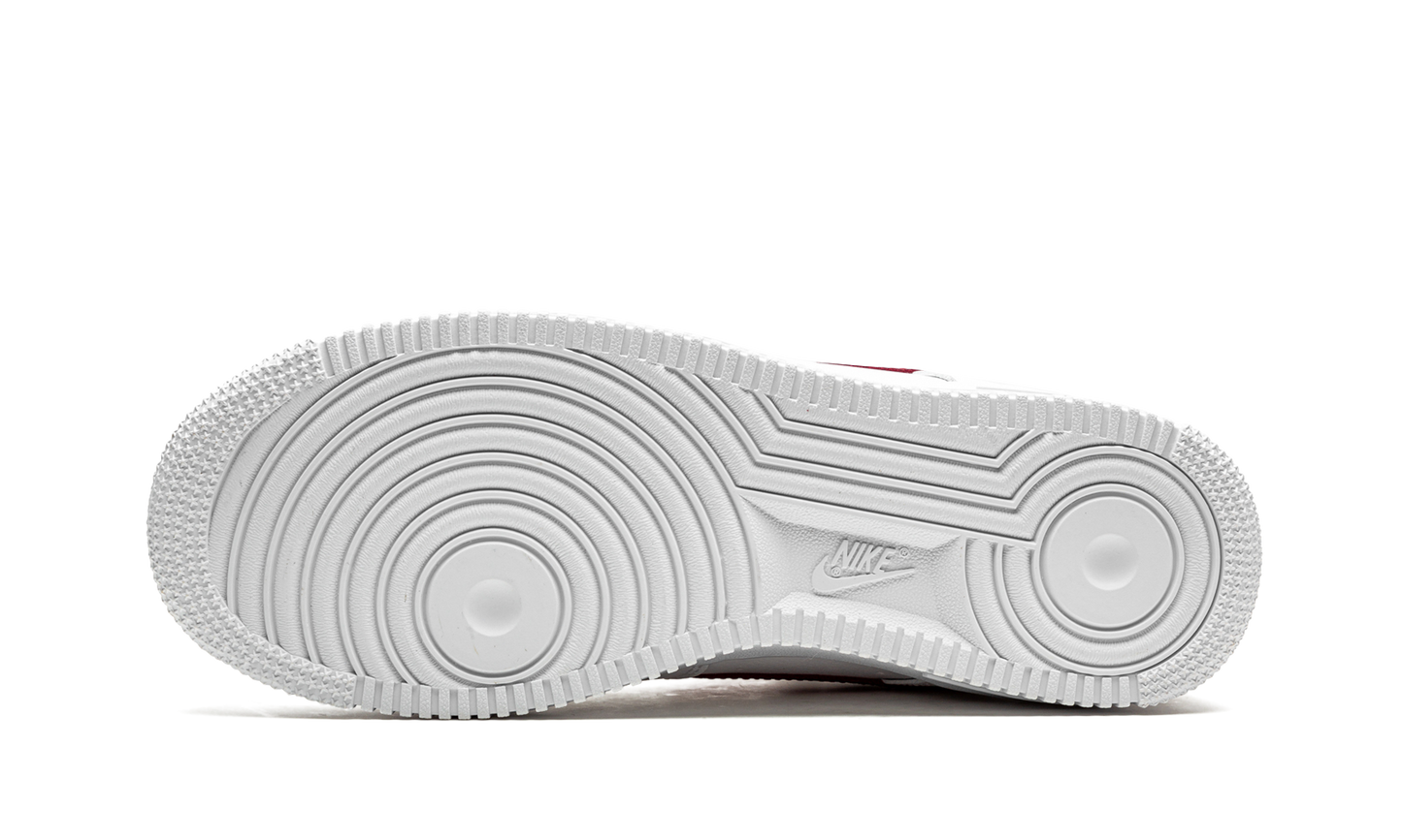 AIR FORCE 1 LO ESSENTIAL MNS WMNS  White / Gym Red