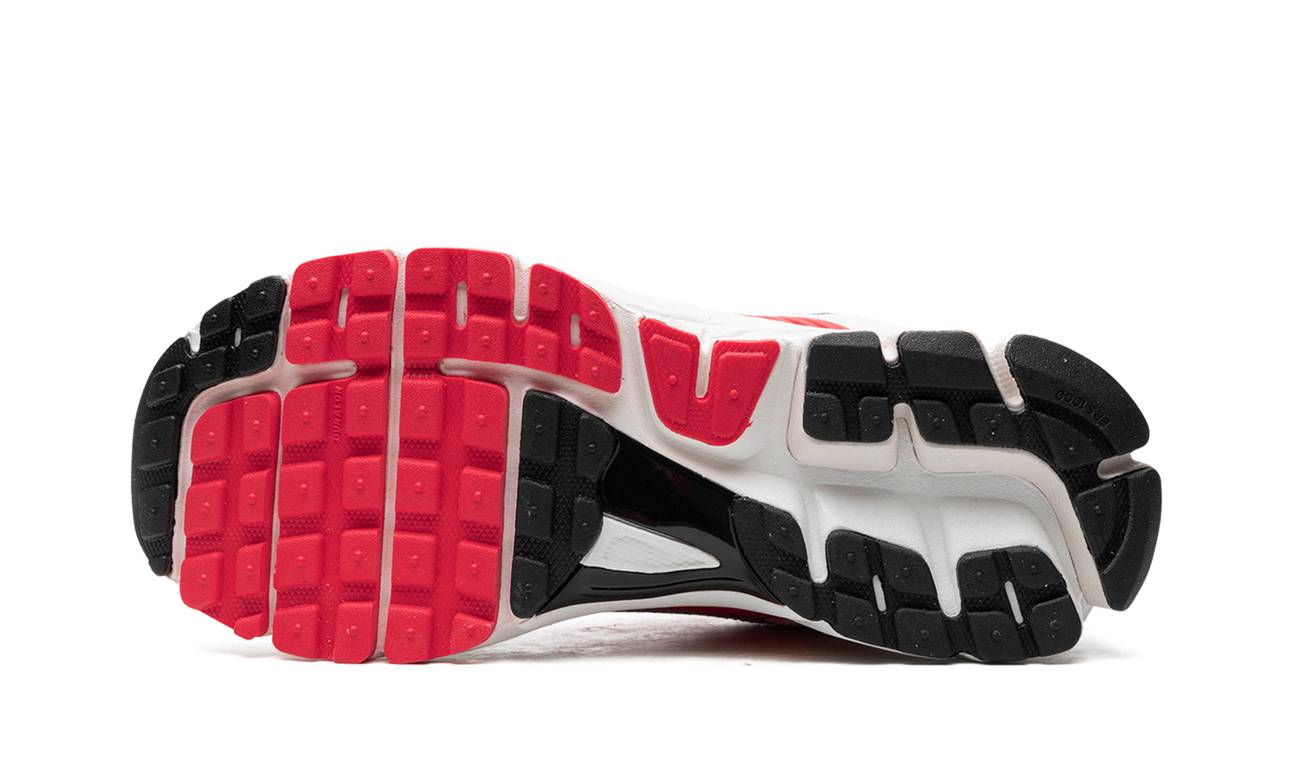 Air Zoom Vomero 5 WMNS  Siren Red
