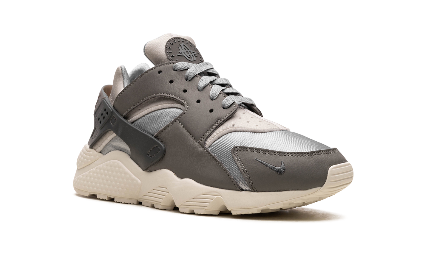 AIR HUARACHE  LIGHT SMOKE GREY