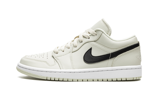AIR JORDAN 1 LO WMNS  Coconut Milk