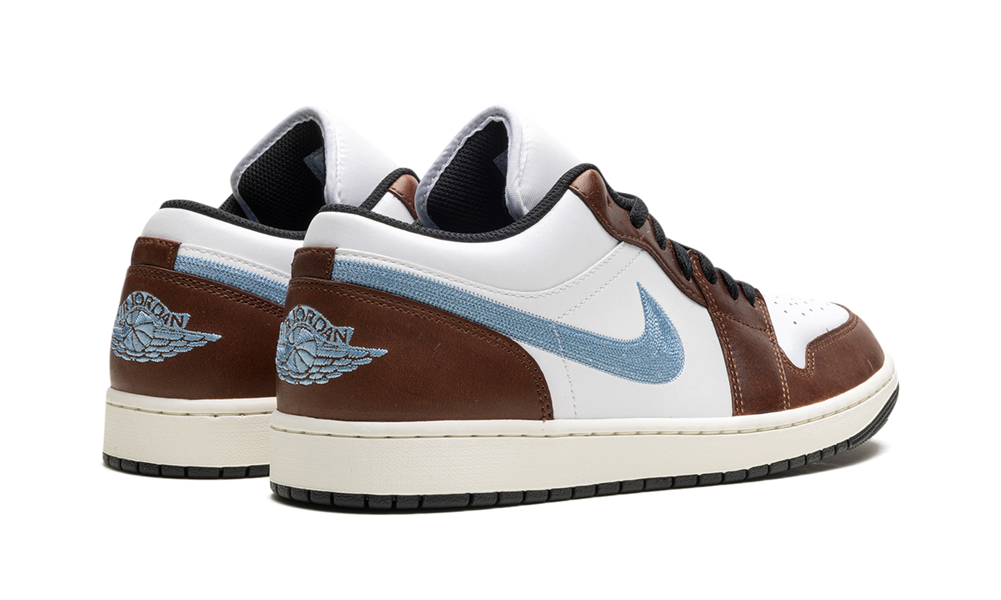 Air Jordan 1 Low SE  Embroidered Swoosh - Mocha