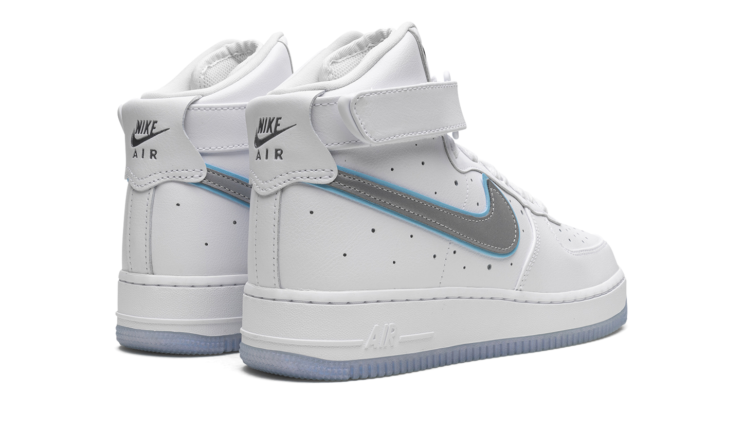 AIR FORCE 1 HIGH MNS WMNS  Dare To Fly