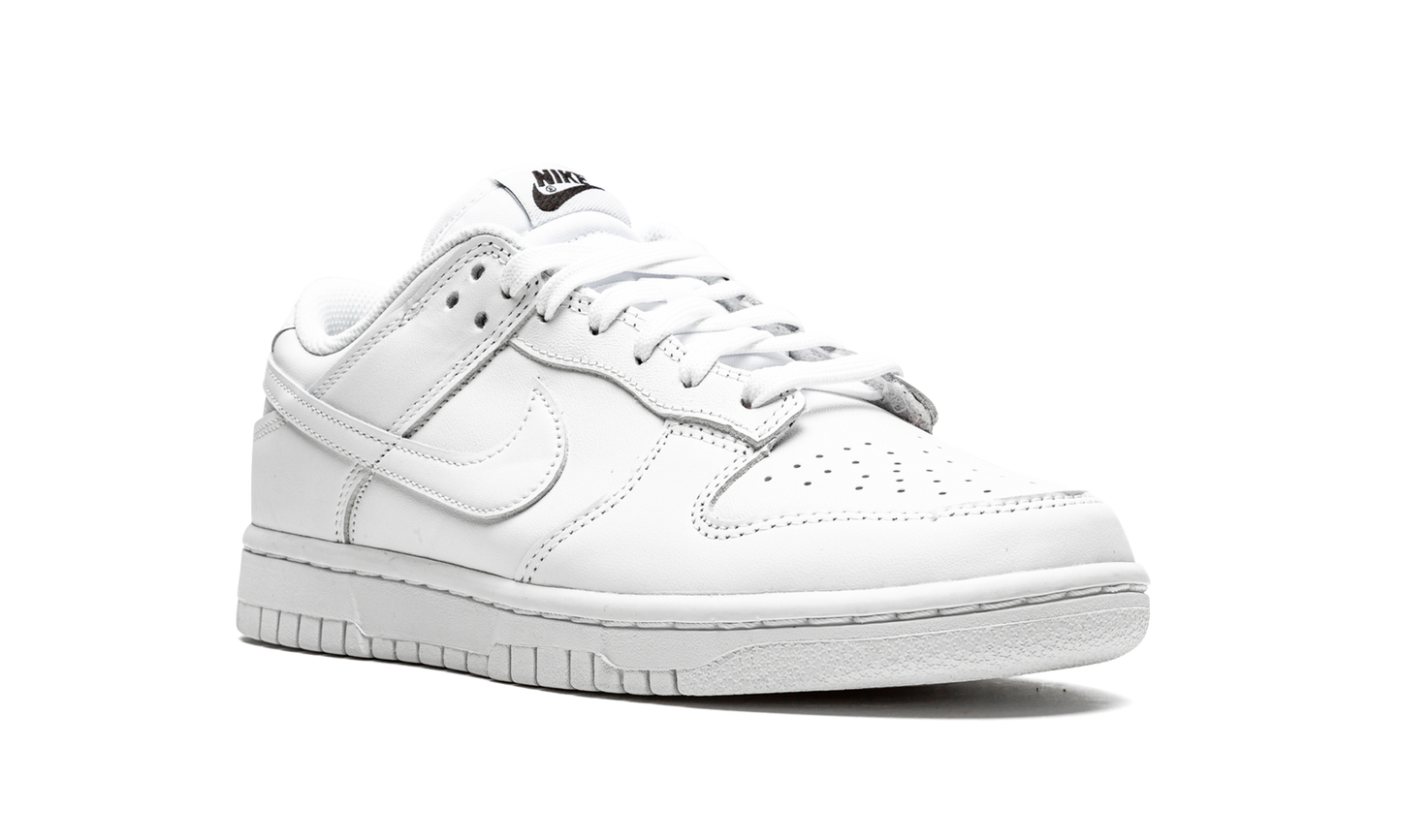 DUNK LOW WMNS  Triple White