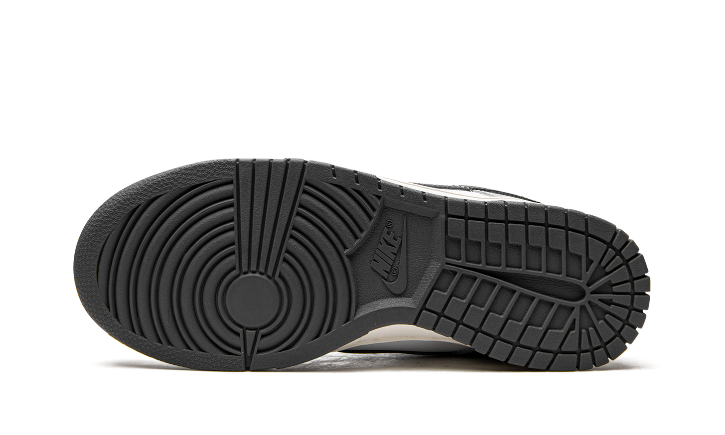 DUNK LO MNS WMNS  Light Smoke Grey